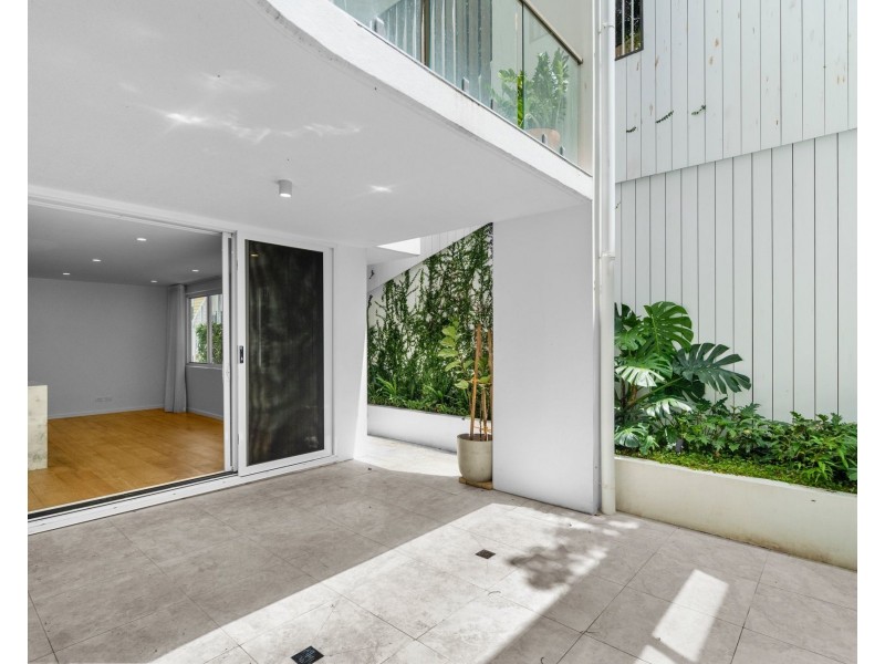 2/8 Carlton Street, Highgate Hill QLD 4101