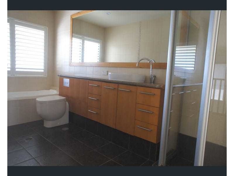 18/31-33 Railway Street, Southport QLD 4215