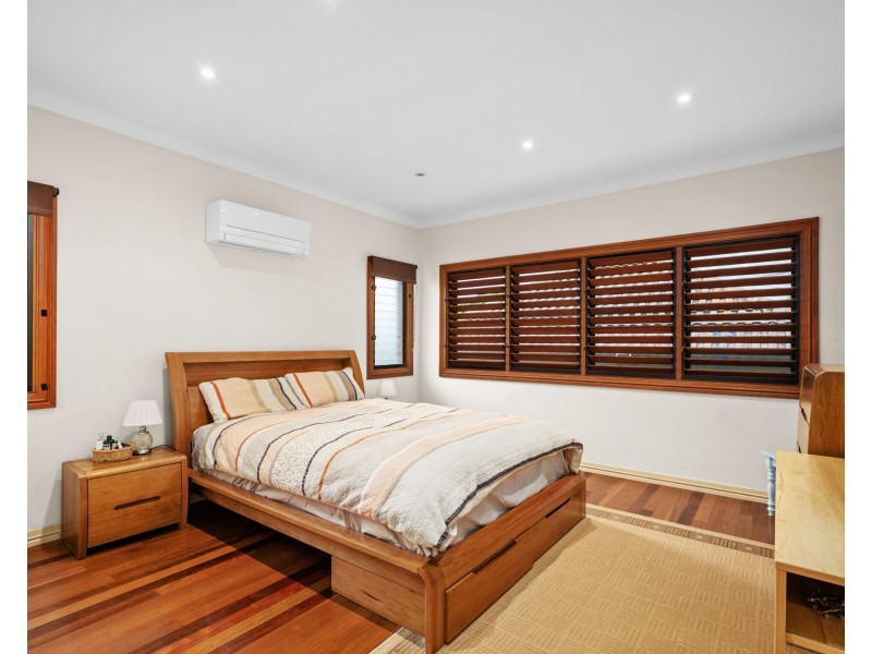 16 Luke Street, Wavell Heights QLD 4012