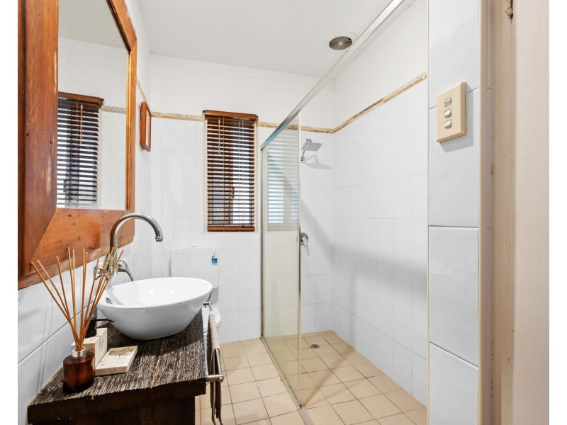 16 Luke Street, Wavell Heights QLD 4012