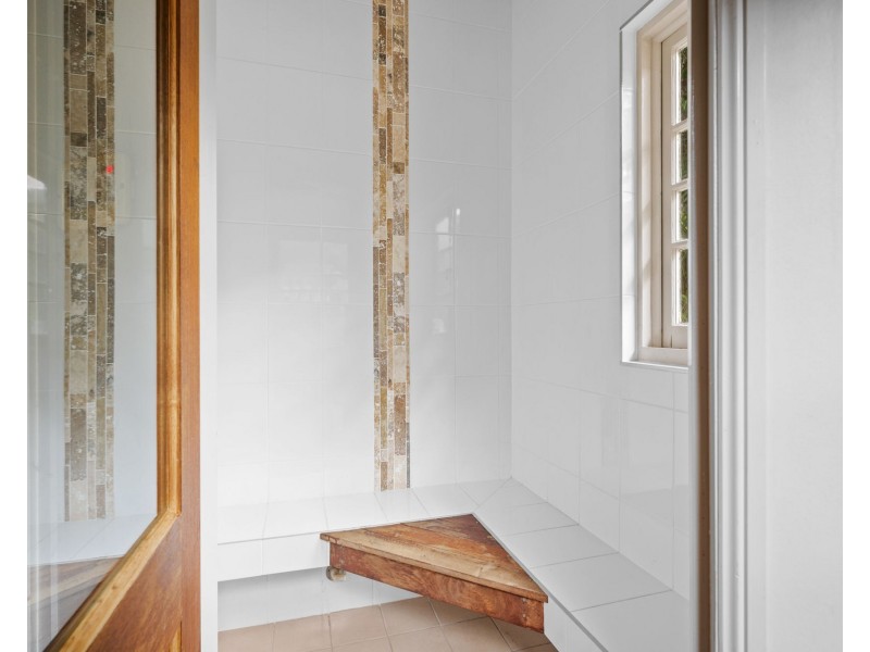 16 Luke Street, Wavell Heights QLD 4012