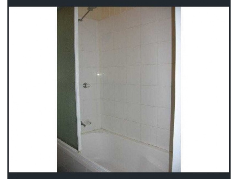 19 Cross St, Fairfield QLD 4103