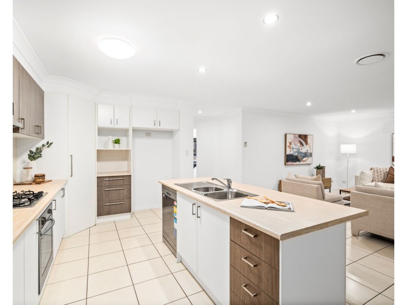 12 Dily Street, Hillcrest QLD 4118