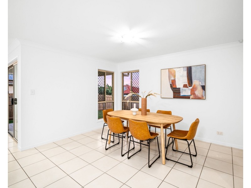 12 Dily Street, Hillcrest QLD 4118