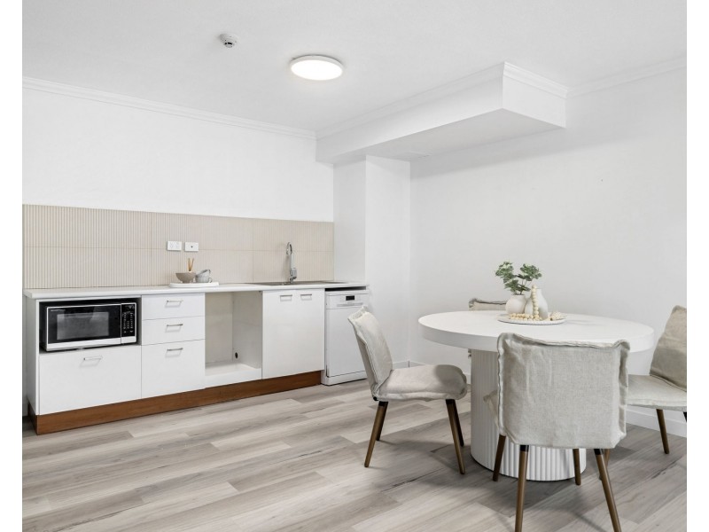 61/132-138 Ferny Avenue, Surfers Paradise QLD 4217