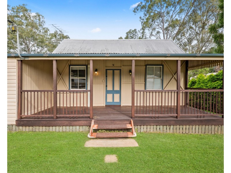 33 Alice Street, Blackstone QLD 4304