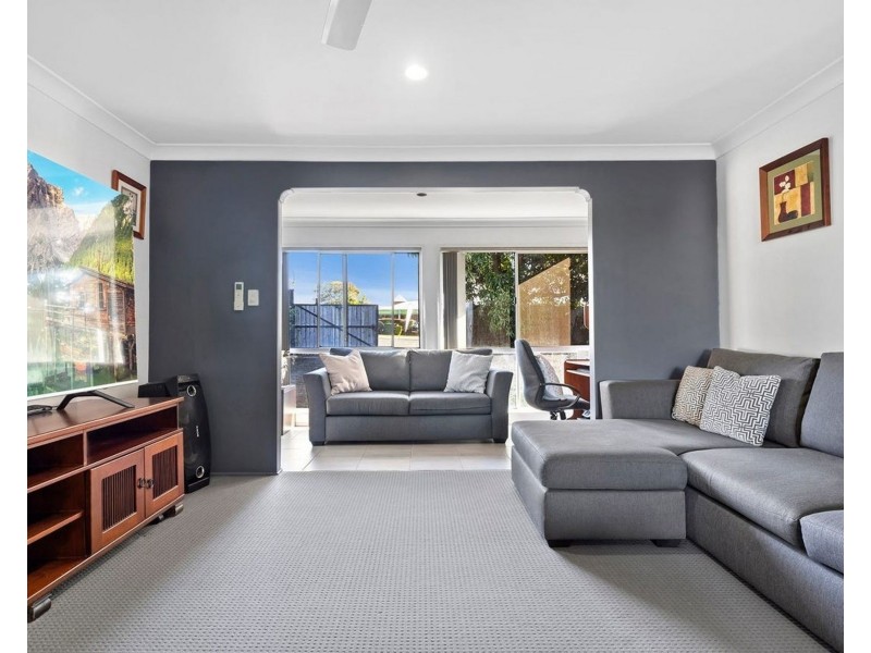 577 Mount Gravatt-Capalaba Rd, Wishart QLD 4122