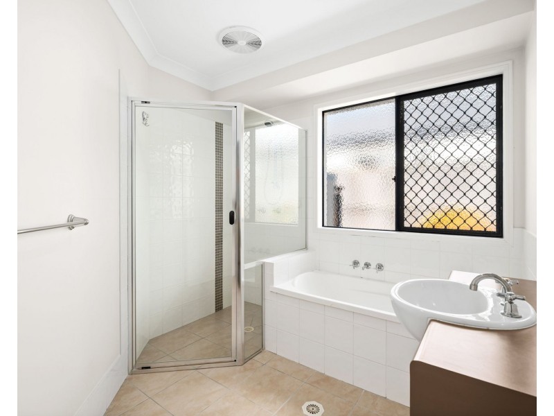 6 Tallis Street, Wakerley QLD 4154