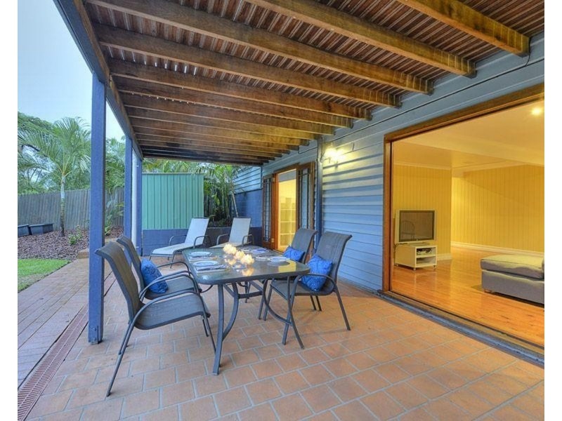 10 Fifth Ave, Coorparoo QLD 4151