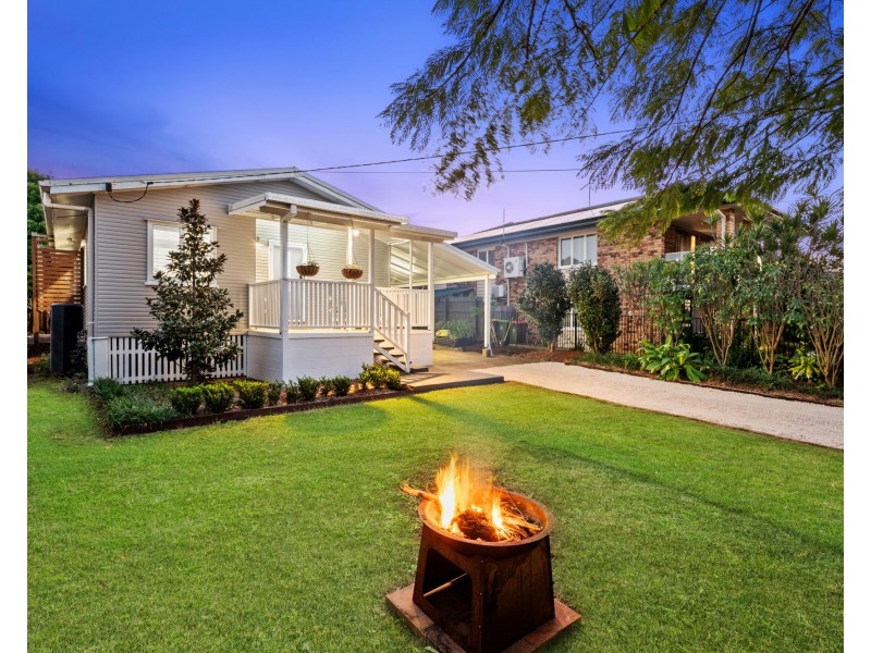 12 Bonniebrae Street, Wynnum West QLD 4178