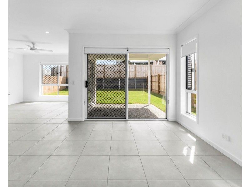 12 Alpine Street, Redland Bay QLD 4165