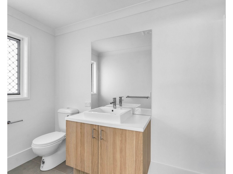 12 Alpine Street, Redland Bay QLD 4165