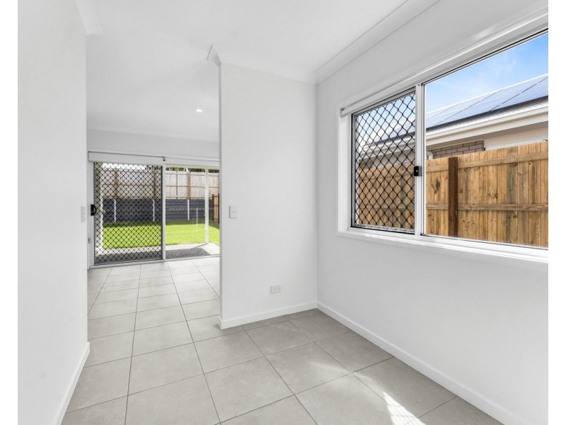 12 Alpine Street, Redland Bay QLD 4165