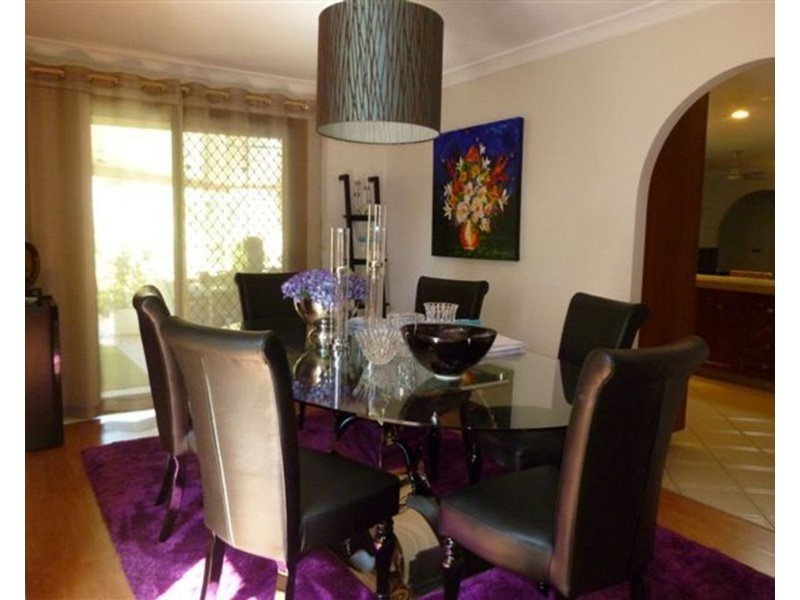 41 Briarwood St, Carindale QLD 4152