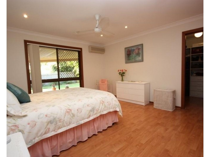 41 Briarwood St, Carindale QLD 4152