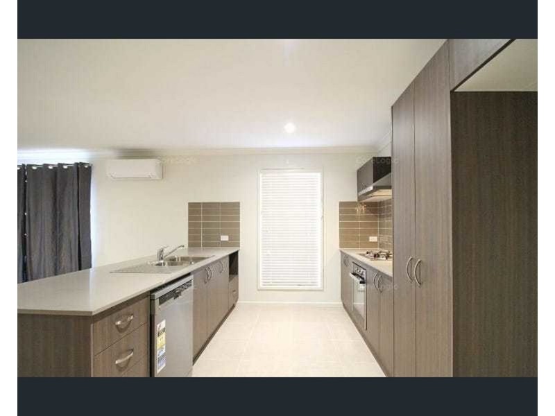 20 Cooper Way, Spring Mountain QLD 4124