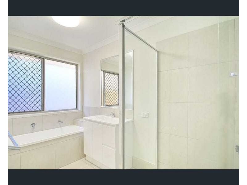 20 Cooper Way, Spring Mountain QLD 4124