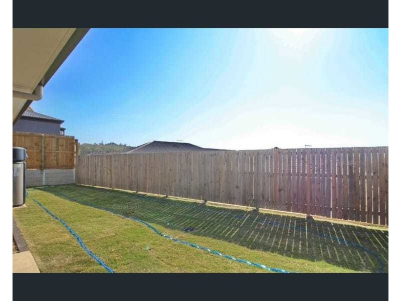 20 Cooper Way, Spring Mountain QLD 4124