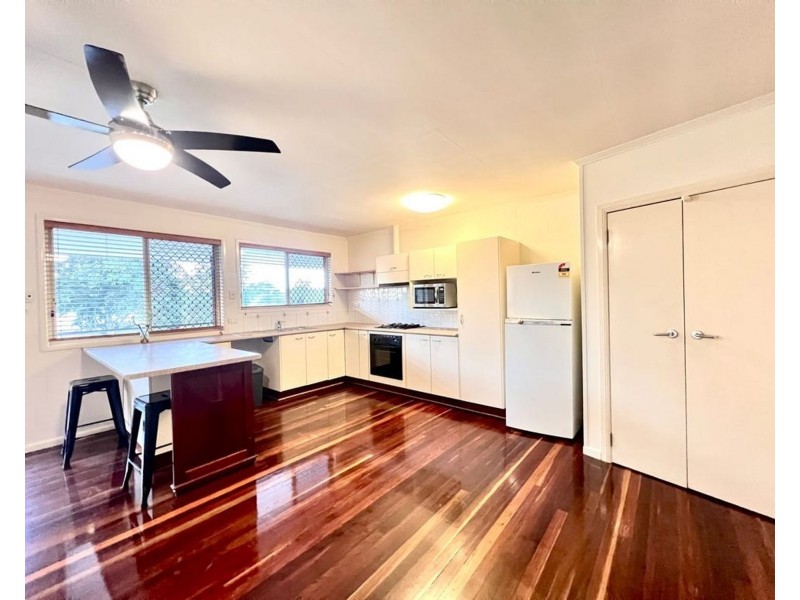 2/151 Sexton St, Tarragindi QLD 4121