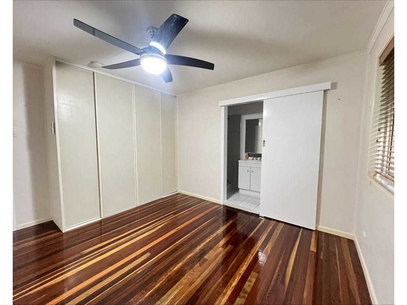 2/151 Sexton St, Tarragindi QLD 4121