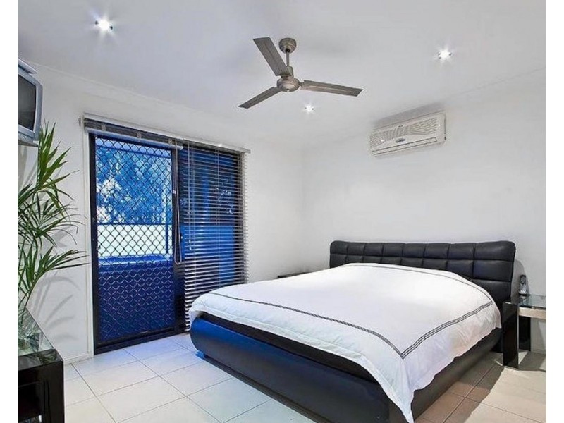 8 Wirra Circuit, Wynnum West QLD 4178