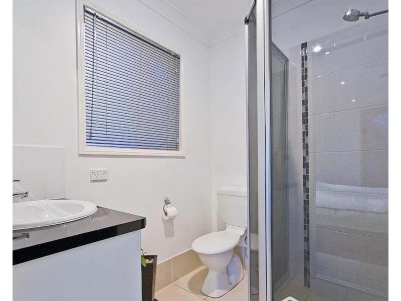 8 Wirra Circuit, Wynnum West QLD 4178