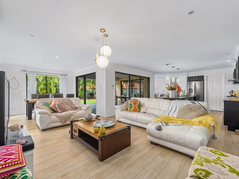 15 Ladbroke Close, Carseldine QLD 4034