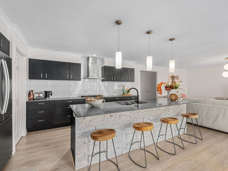 15 Ladbroke Close, Carseldine QLD 4034