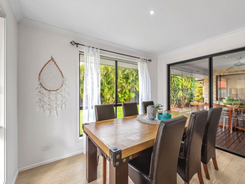 15 Ladbroke Close, Carseldine QLD 4034