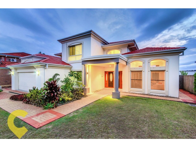 8 Oppermann Place, Carindale QLD 4152