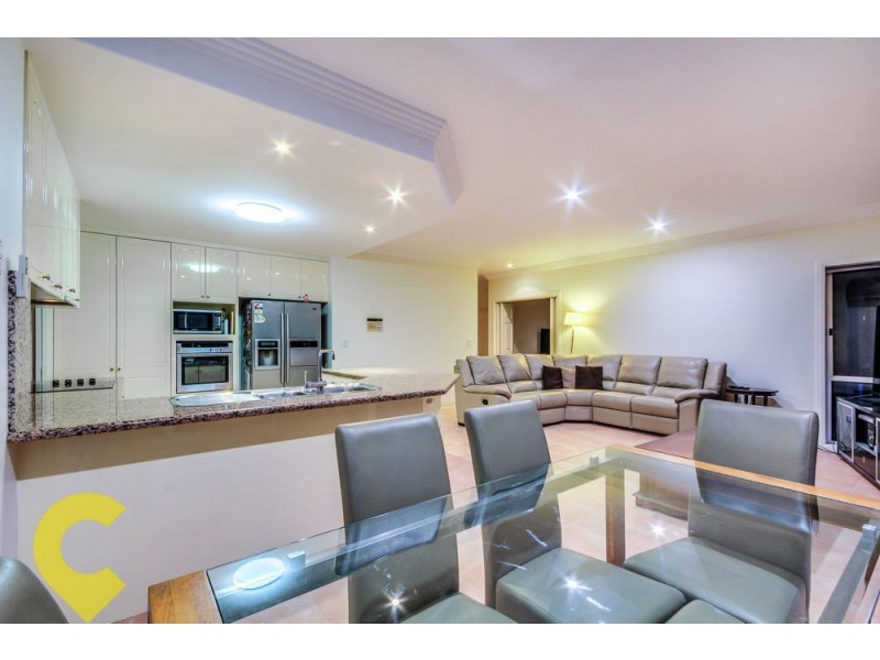 8 Oppermann Place, Carindale QLD 4152