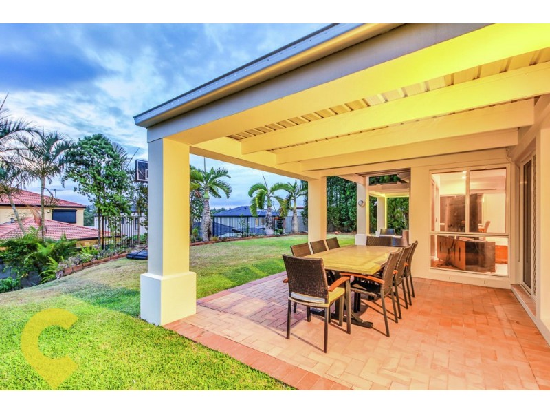 8 Oppermann Place, Carindale QLD 4152