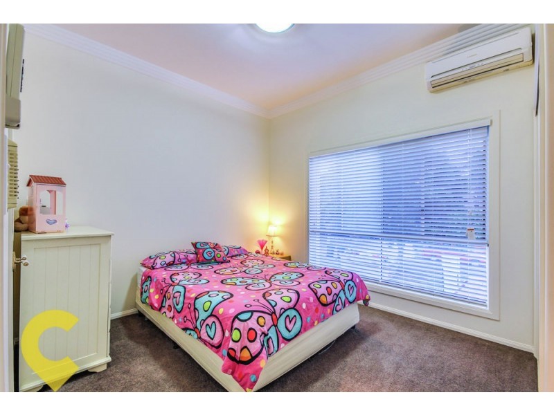 8 Oppermann Place, Carindale QLD 4152