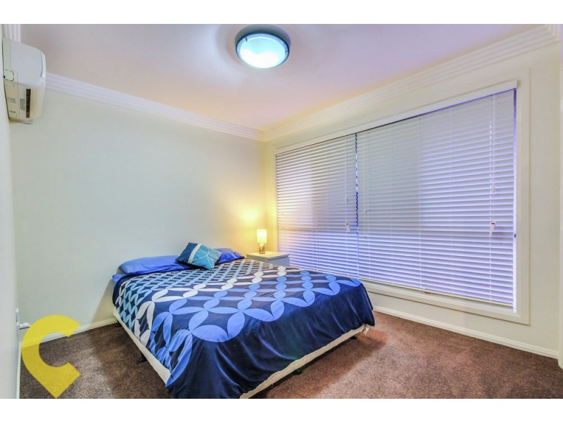 8 Oppermann Place, Carindale QLD 4152