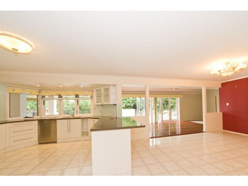 2 Sommerville Place, Chermside West QLD 4032