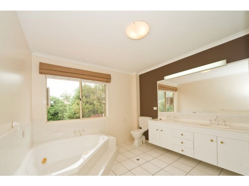 2 Sommerville Place, Chermside West QLD 4032