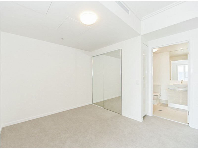 11210/8 Harbour Road, Hamilton QLD 4007