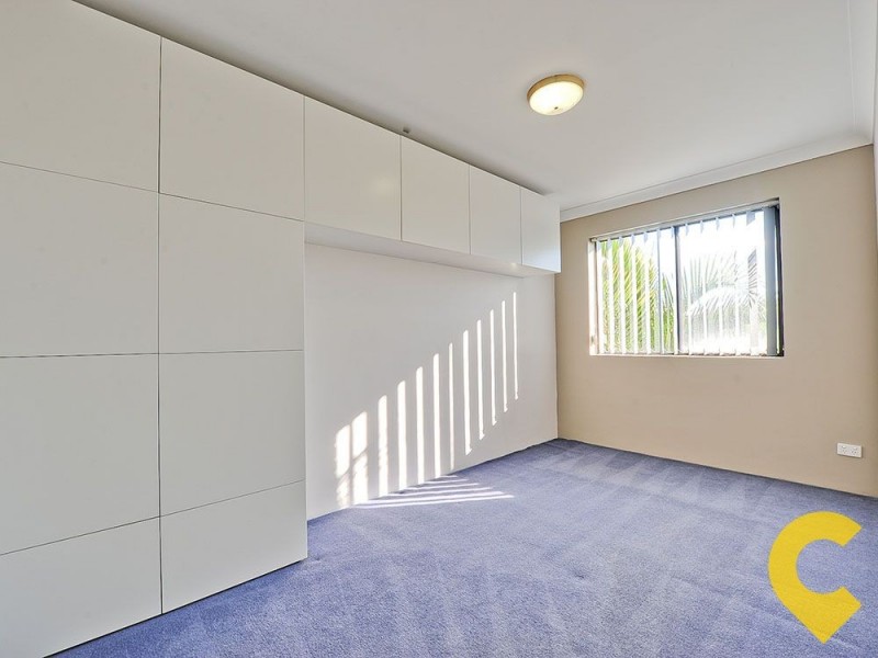 4/17 Logan Street, Greenslopes QLD 4120