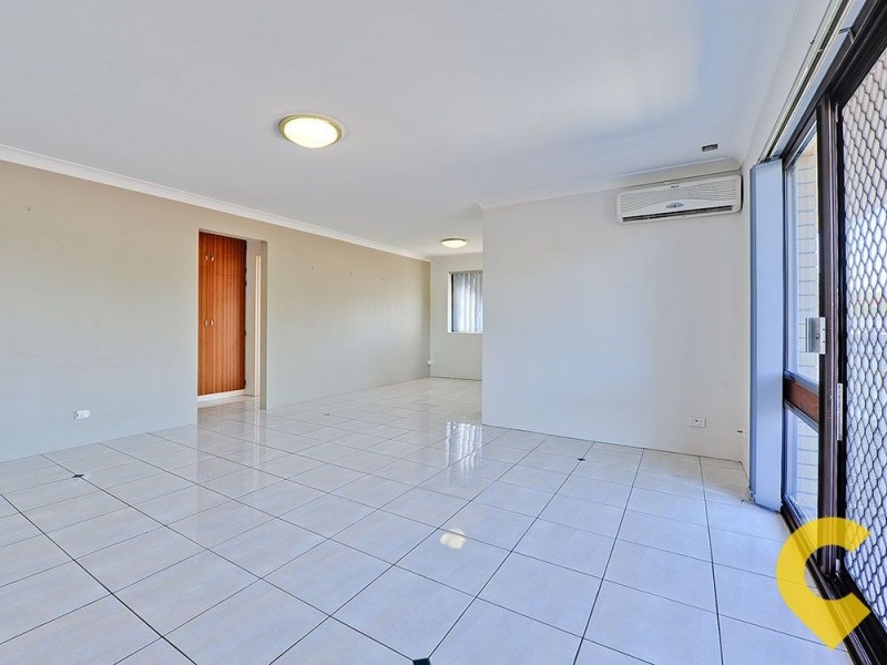 4/17 Logan Street, Greenslopes QLD 4120