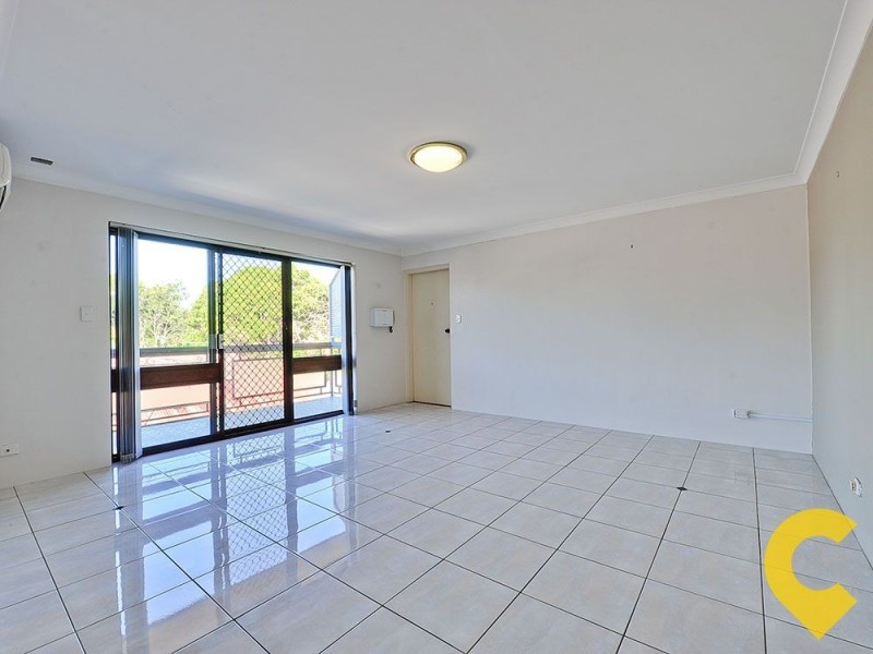 4/17 Logan Street, Greenslopes QLD 4120