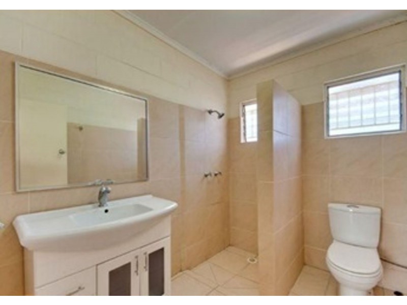 2/21 Balowrie Street, Hamilton QLD 4007