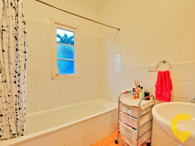 63 Foxglove Street, Mount Gravatt East QLD 4122