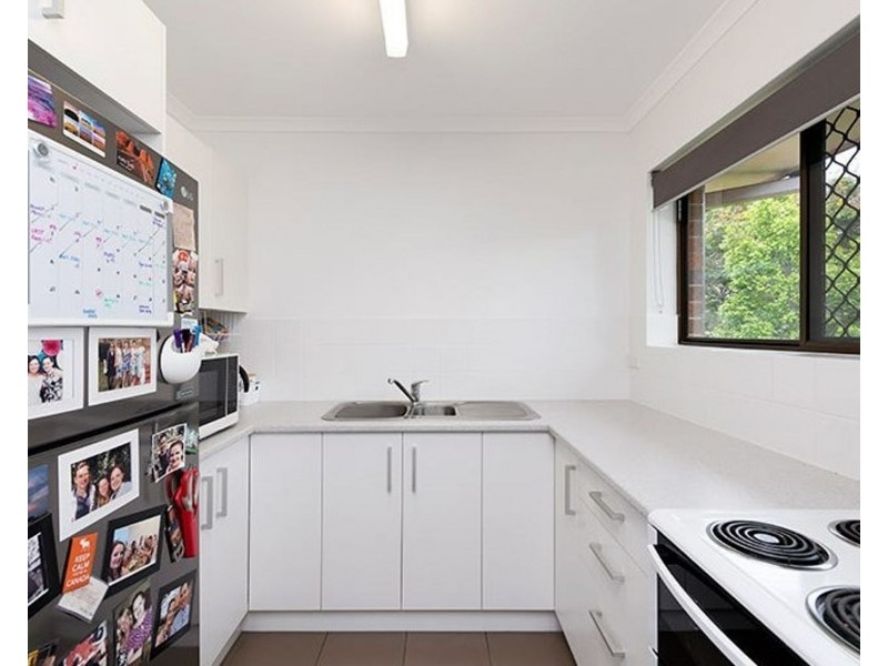 4/84 Victoria Terrace, Greenslopes QLD 4120