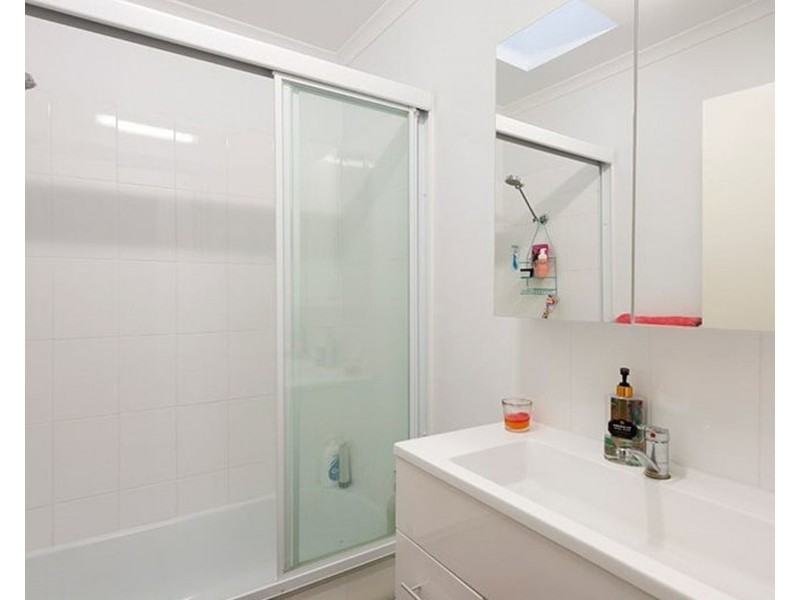 4/84 Victoria Terrace, Greenslopes QLD 4120