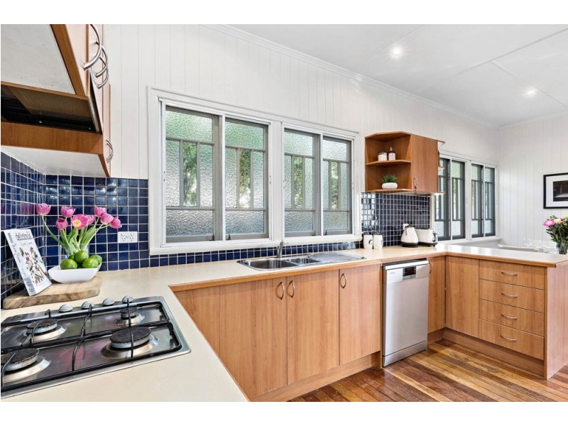 154 Boundary Road, Camp Hill QLD 4152