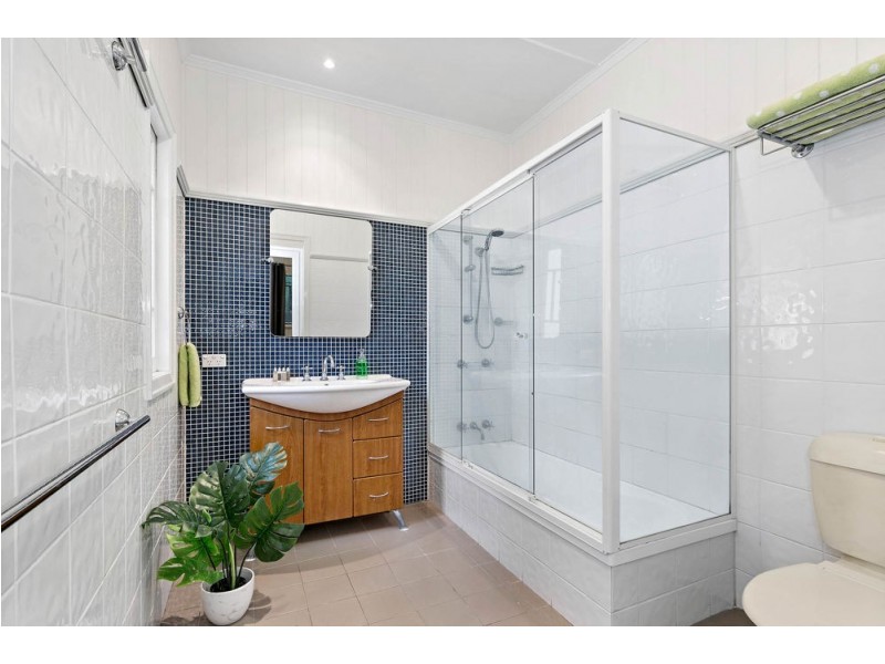 154 Boundary Road, Camp Hill QLD 4152