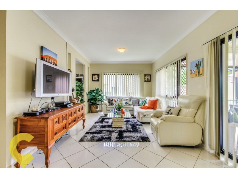 7 Holland Place, Carindale QLD 4152