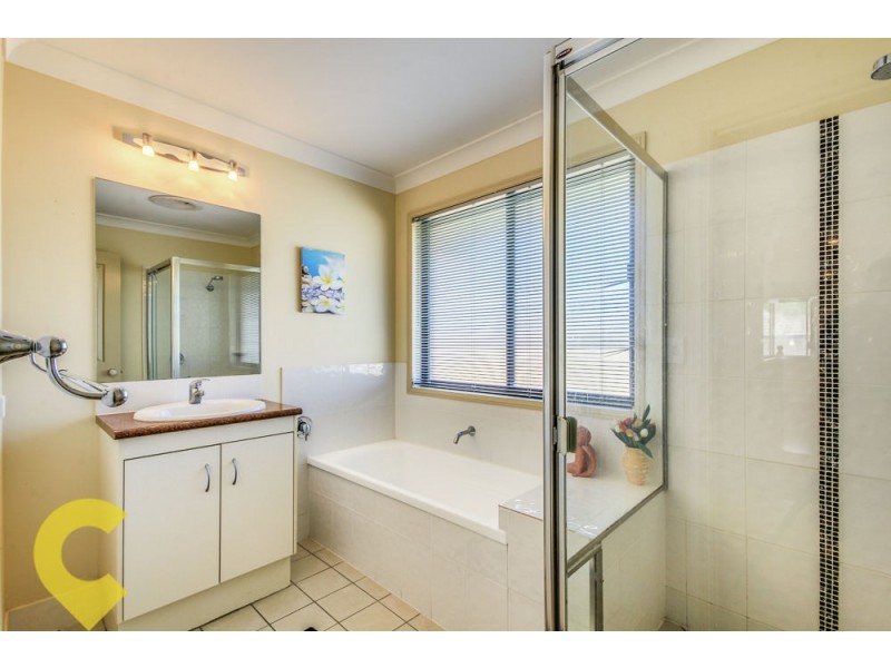 7 Holland Place, Carindale QLD 4152