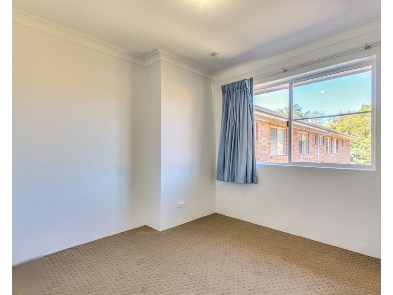 8/16 Swain Street, Holland Park West QLD 4121