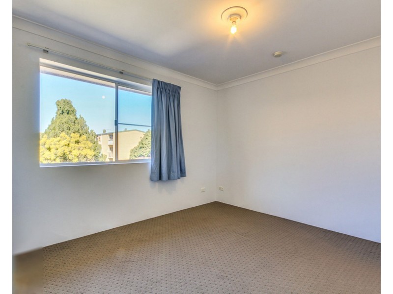 8/16 Swain Street, Holland Park West QLD 4121